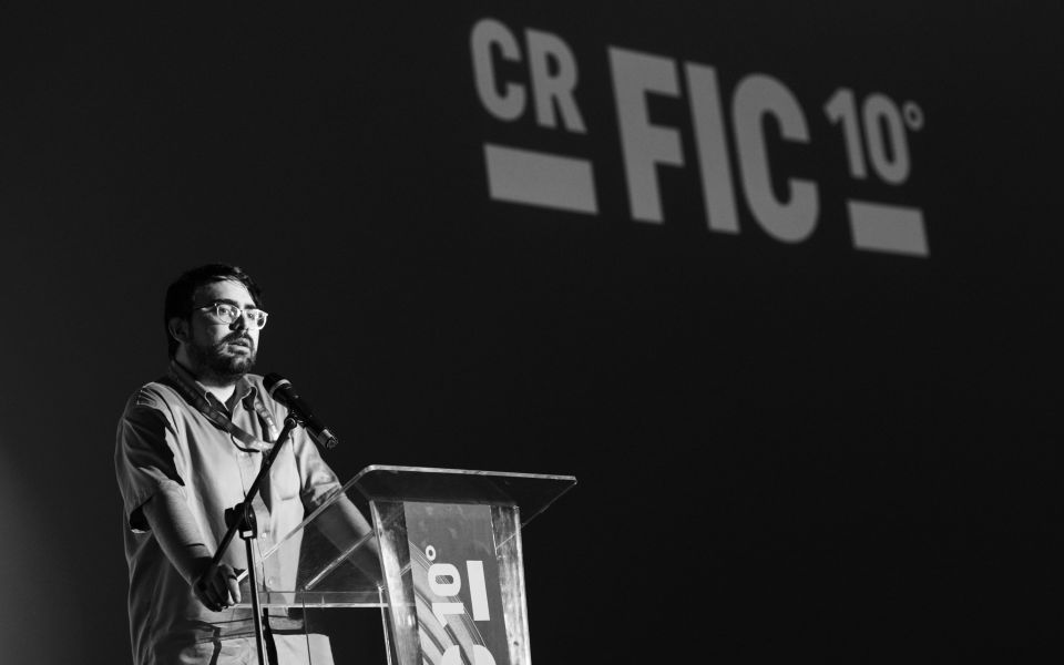 El director artístico del 10CRFIC, Fernando Chaves, afirmó durante su discurso en la ceremonia de premiación que las películas galardonadas “reflejan la diversidad del cine local y la frescura de las propuestas que vienen en camino o que ya podemos disfrutar”.