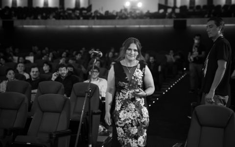 La protagonista de La picada de Felipe Zúñiga, Rosmeri Serrano, asistió a la función del documental en el Cine Magaly.